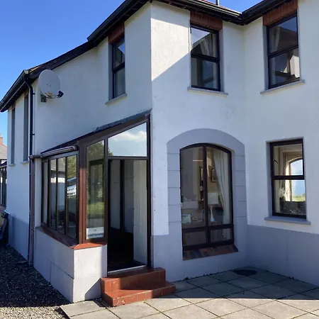 No 10 Coastguard Station Holiday home *